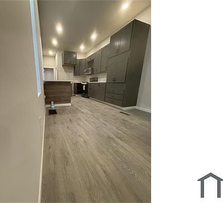 3rd image of 3020 W Cumberland St