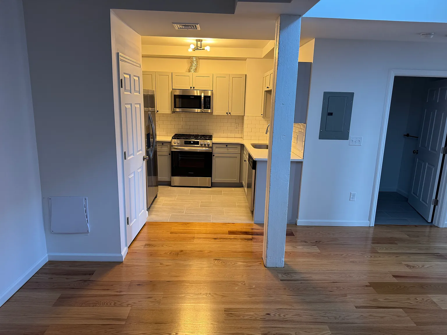 2 bed, 1200 sqft, $2,350 — Photo 2