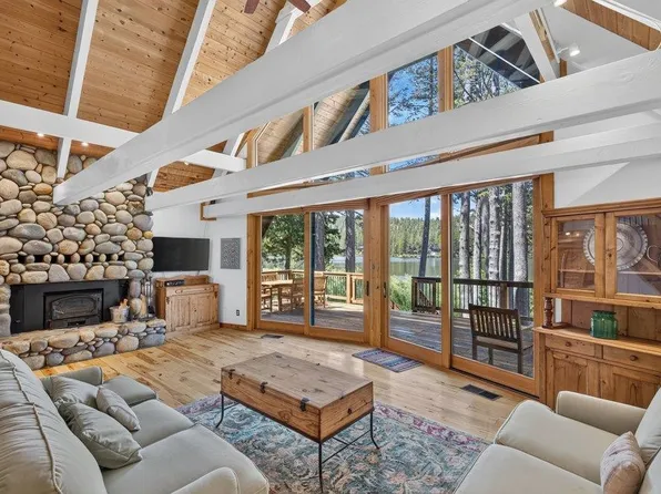 3219 Lake Dr, Soda Springs, CA 95728