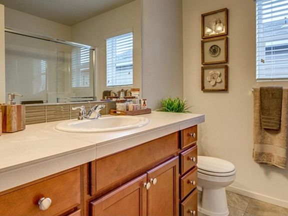 4th image of 5609 NE 129th Pl