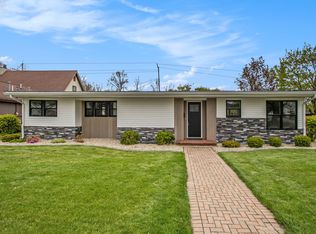 756 E John St, Nappanee, IN 46550