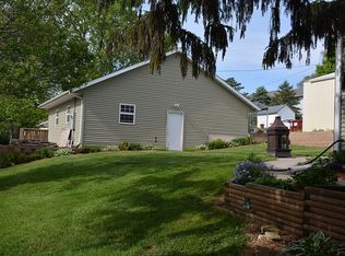 208 E State St, Oxford, IA 52322