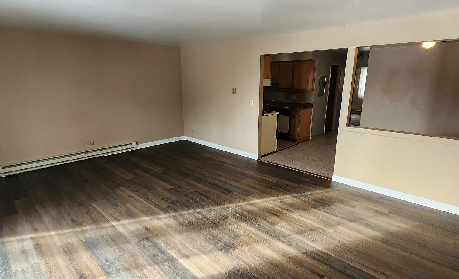 2 bed, 850 sqft, $1,700 — Photo 1