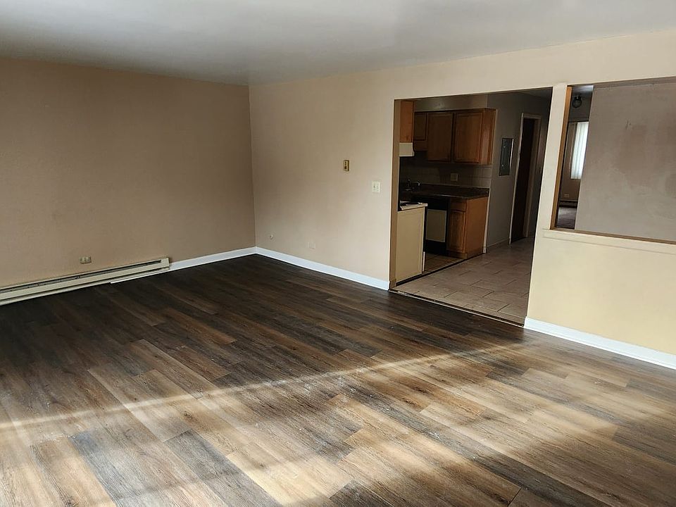 1st image of 1025 Kuhn Rd #3