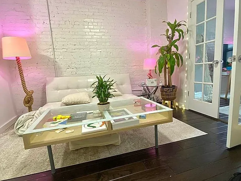 324 W 47th St #4C — Photo 2