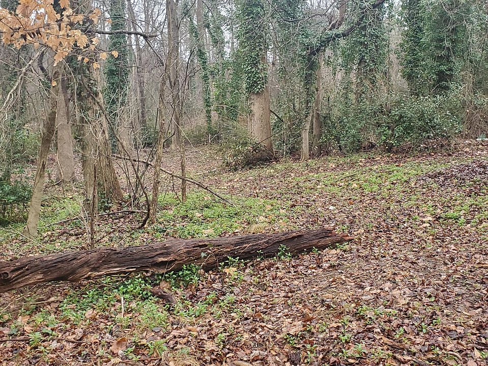 2nd image of 835 Buck Jones Rd