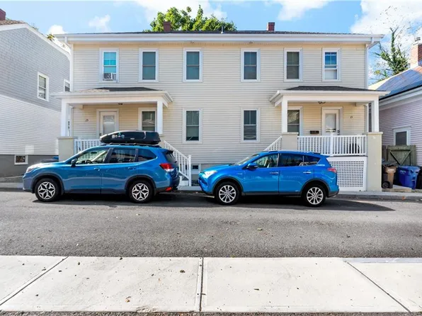 15 Kilburn Ct, Newport, RI 02840