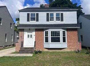 4429 Groveland Rd, University Heights, OH 44118