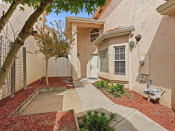 4th image of 1500 Scenic Dr APT 18