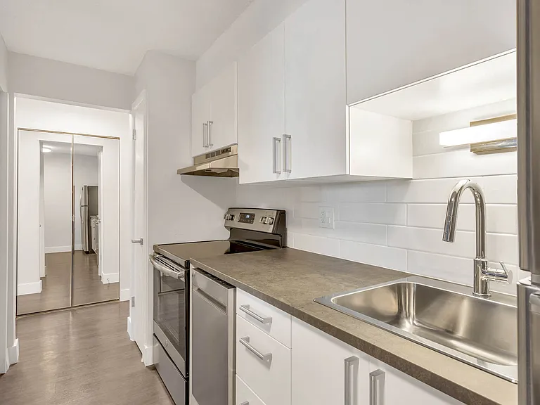 10 South Penn — Photo 10