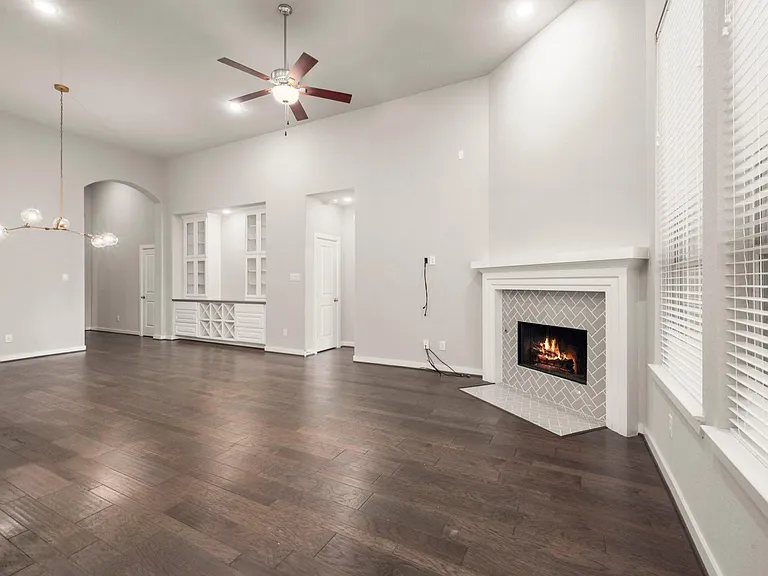 150 Mayfield Dr — Photo 9