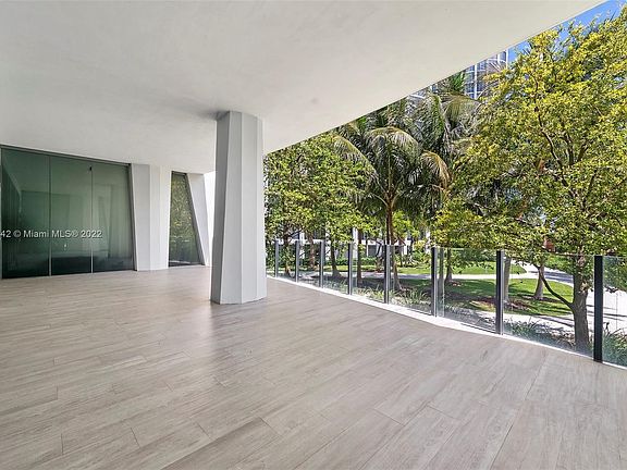 3rd image of 2831 S Bayshore Dr Unit 402