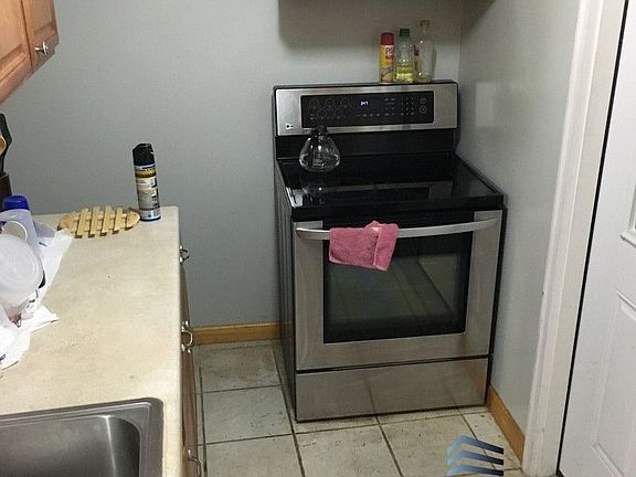 3rd image of 2842 47th St #1