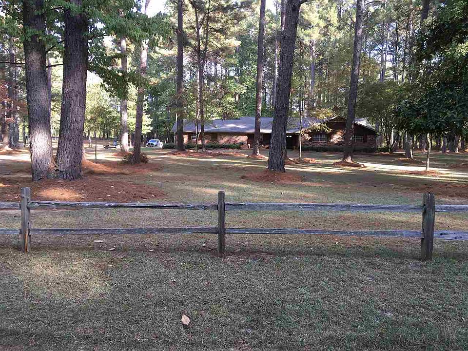 1st image of 384 Holmes Hollow Ln