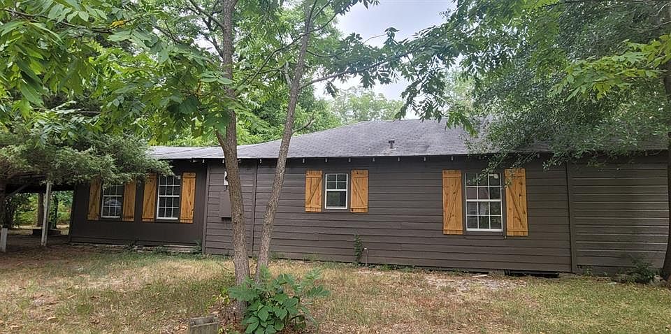 1st image of 401 Hickory St
