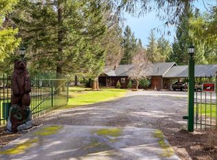 122 Carlos Ave, Rogue River, OR 97537