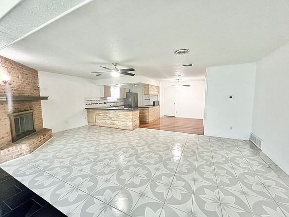 4th image of 629 Christie Ct