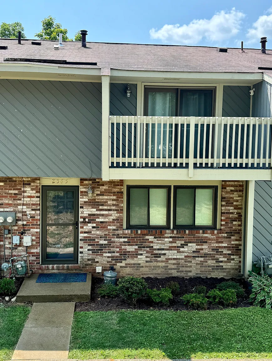2565 Hunting Ridge Trl photo 1