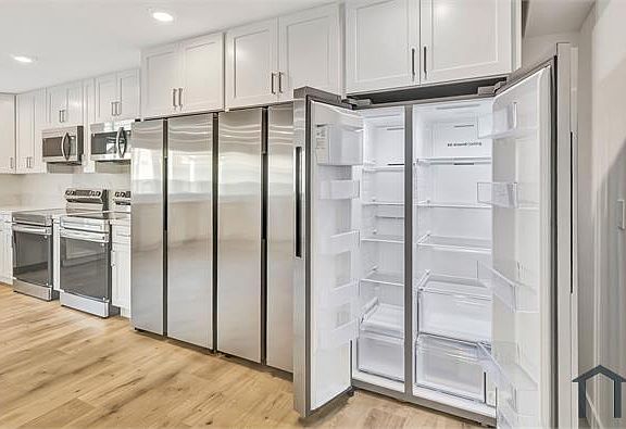 4th image of 1586 W 37th St #1