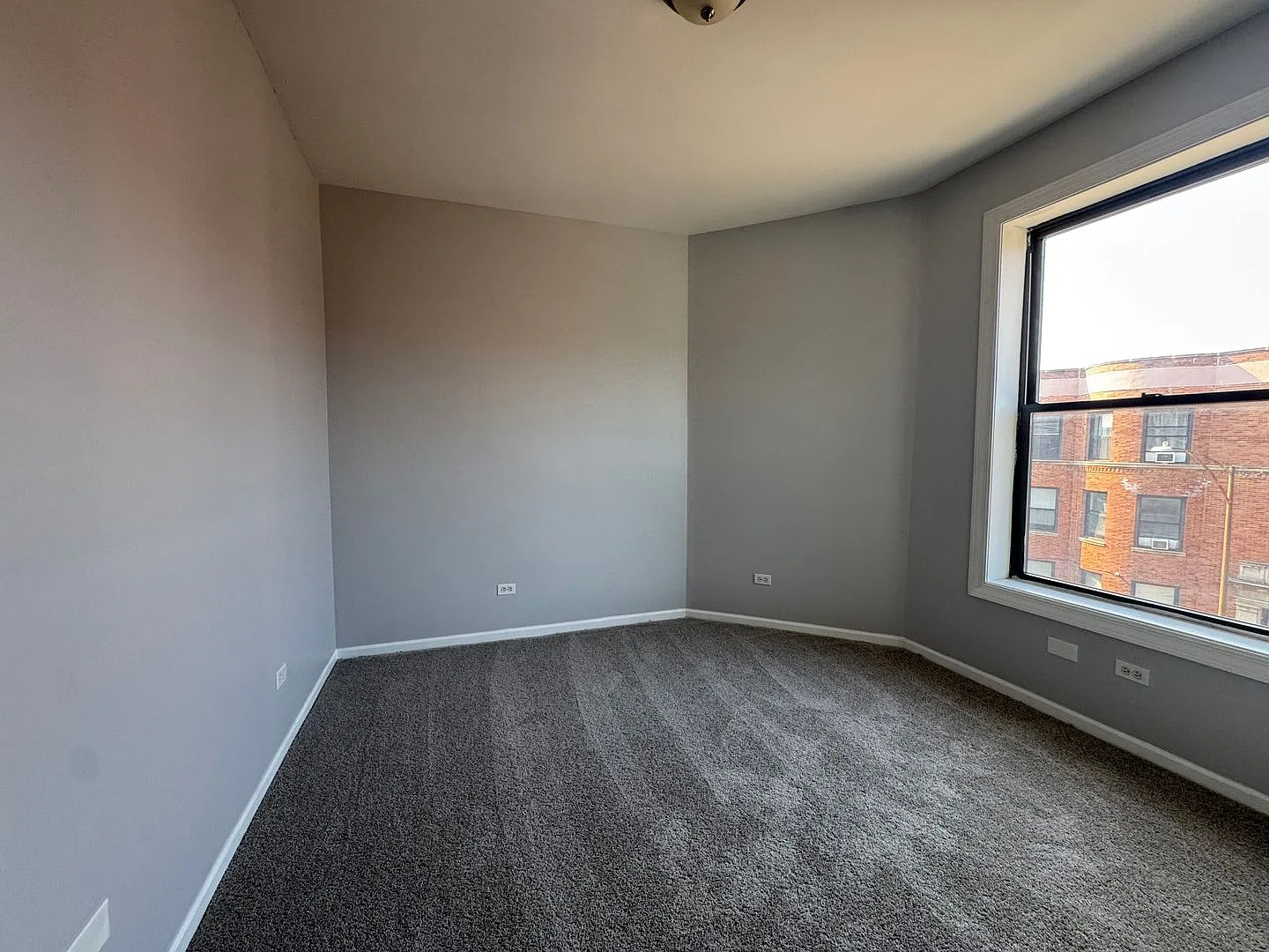 5900 S King Dr - Unit C3 — Photo 4