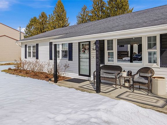 3rd image of 865 Lansberry Ct