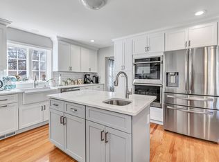 26 Westwood Rd, Trumbull, CT 06611