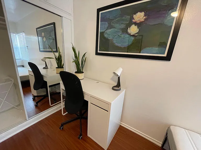 2901 Kenwood Ave #1 — Photo 3