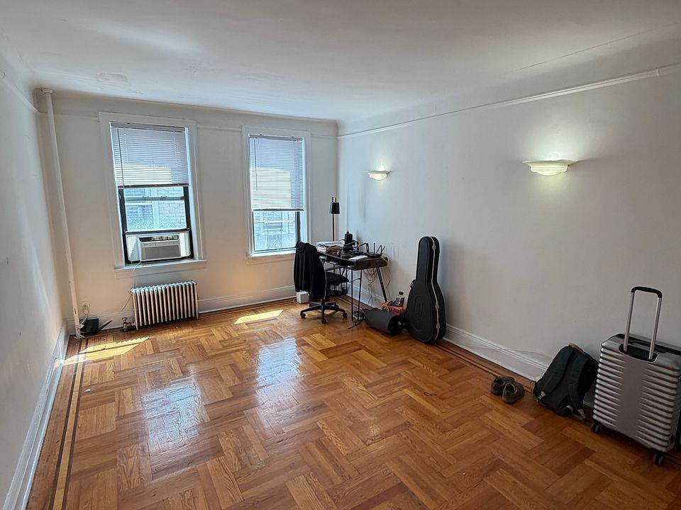 1st image of 2840 34th St APT 3A