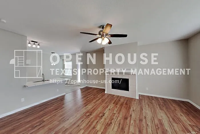 3 bed, 2.0 bath, 1528 sqft, $2,050 — Photo 3