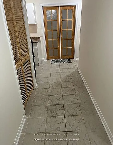 27 Bobolink Ave — Photo 6