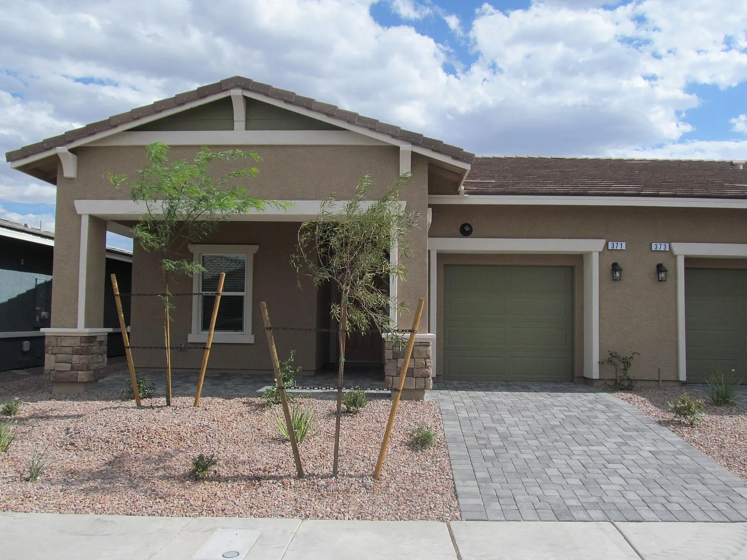 2 bed, 1095 sqft, $1,800 — Photo 1