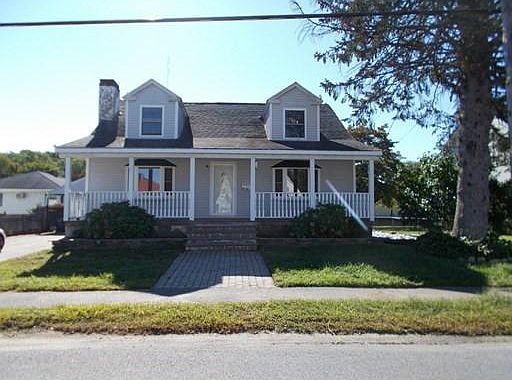 1st image of 130 Lowell Ave