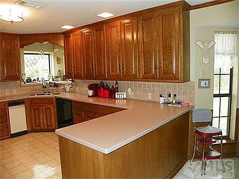 5th image of 4622 Candlestick Dr