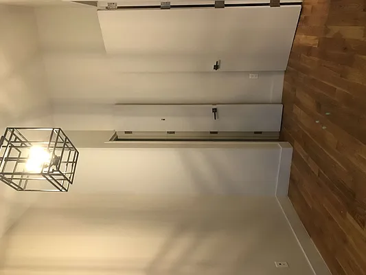 Rented by Manhattan Management LLC | media 19