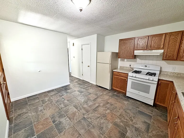 802 N College Ave — Photo 10