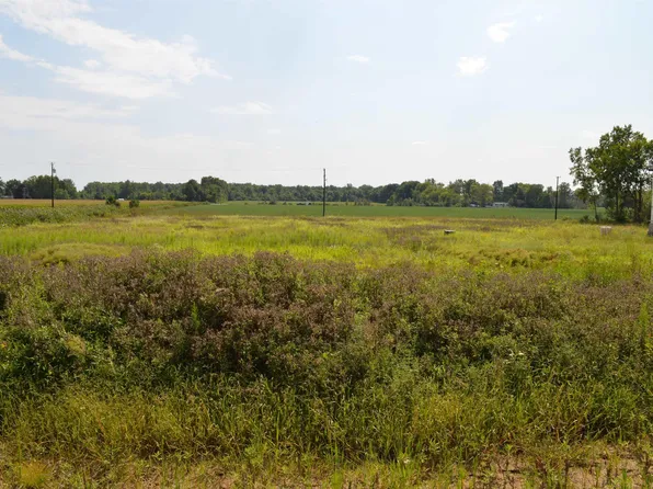 17352 Gilmore Rd, Armada, MI 48005