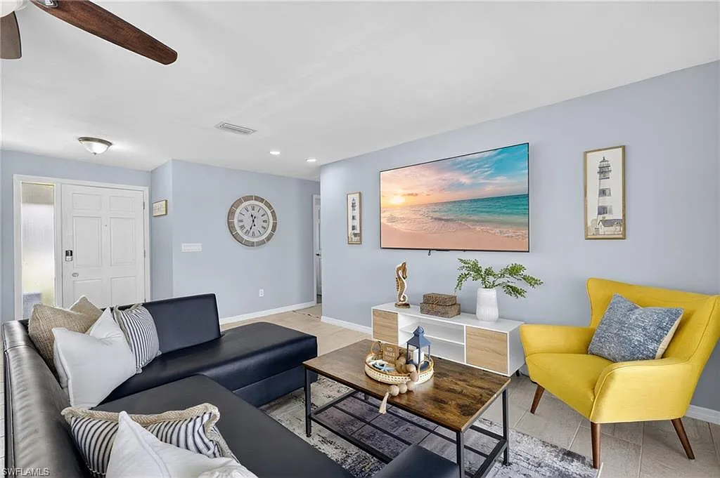 3 bed, 2.0 bath, 1297 sqft, $7,500 — Photo 4