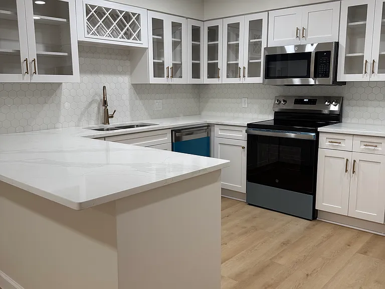 3121 Rosedale Ave — Photo 1