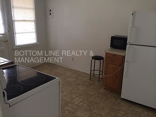 5th image of 4024 Bearwood Ave