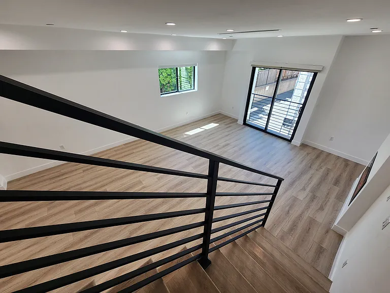 6061 Fulton Ave #8 — Photo 24