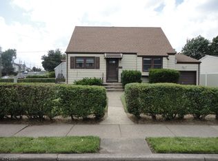 281 E Lanza Ct, Rochelle Park, NJ 07662