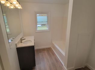 53853 Wilbur Rd APT 3, Three Rivers, MI 49093