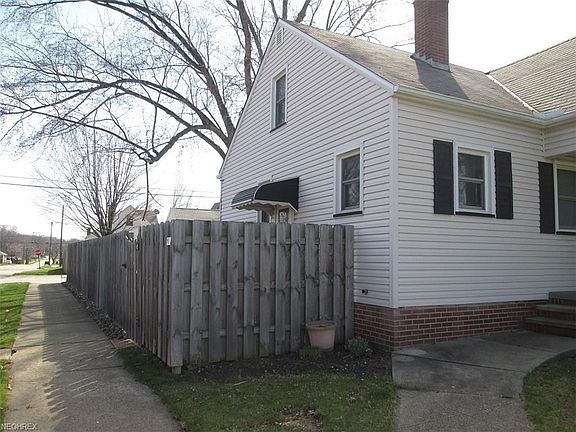 2nd image of 5913 Renwood Dr