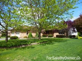 40 Brittany Dr, New Lenox, IL 60451