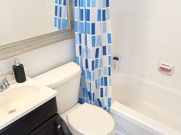 5th image of 685 University Ave W #11
