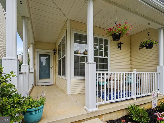 3rd image of 25 Belmont Dr