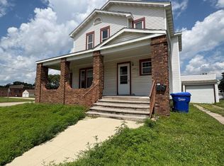 103 1st St NE #2, Oelwein, IA 50662