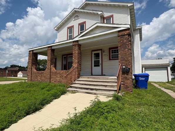 103 1/2 1st St NE #2
