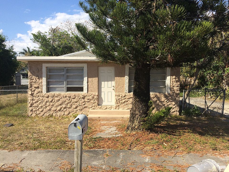 1st image of 3051 Douglas Ave