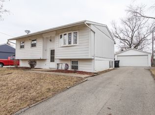 1319 Mount Vernon Dr, Bloomington, IL